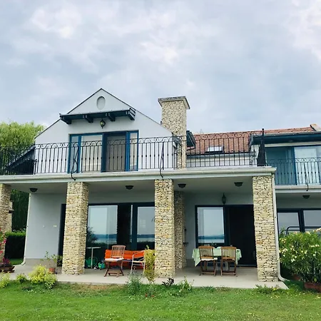 Balatonparti * 벌러토누드버리