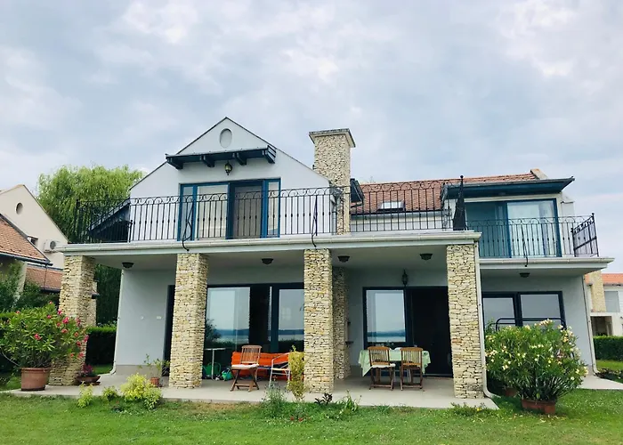 Balatonparti * 벌러토누드버리